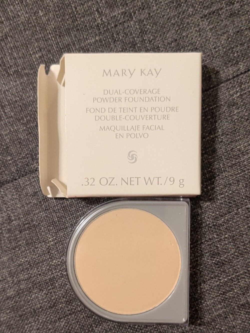 Mary Kay Vintage Dual-Coverage Powder Foundation In Shade Ivory 100